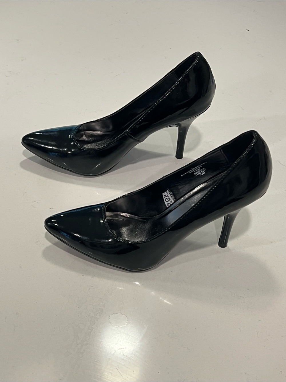 Mossimo Black Pointed-Toe Heels Size 8